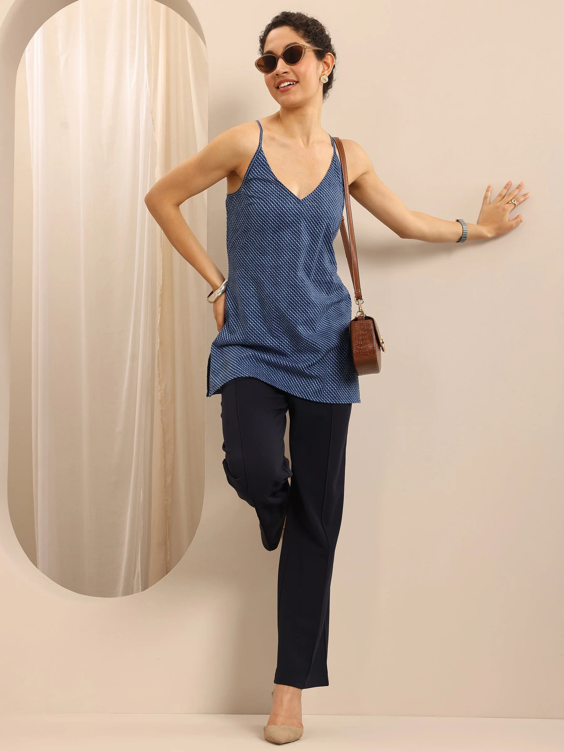 29717_5_Main_5cae6d3a-bb18-472f-bcc9-73314212110a.webp Blue Printed Cotton Blend Straight Short Kurti - Image 1